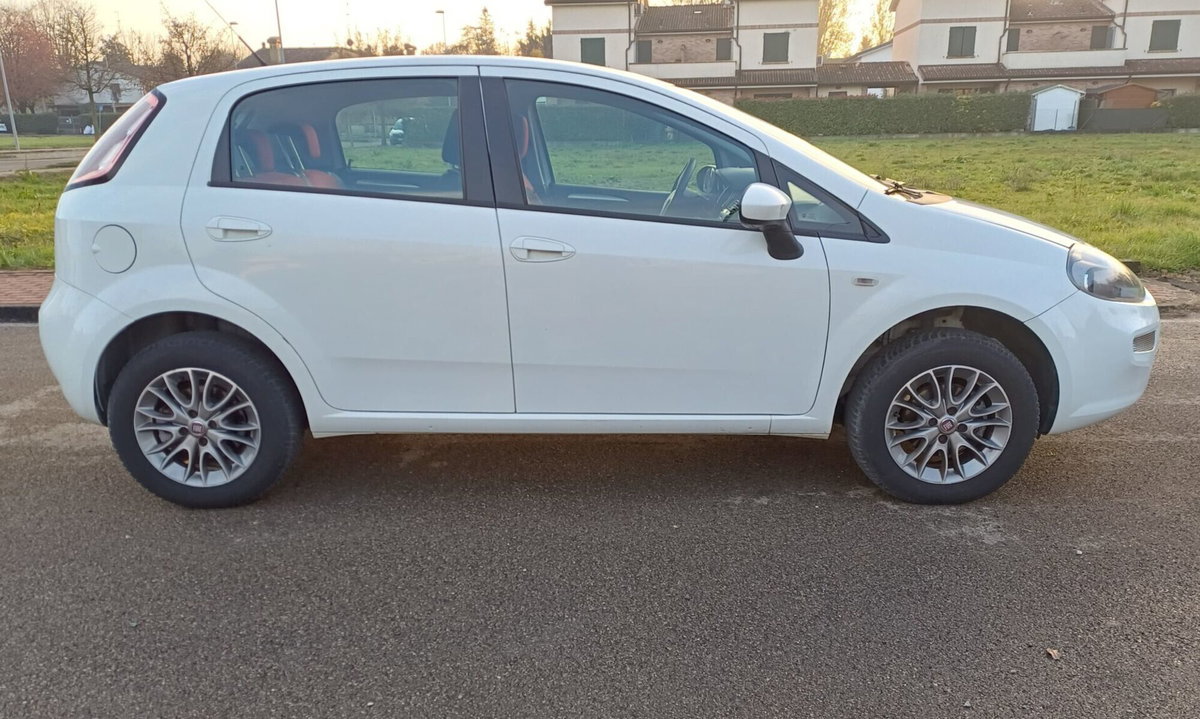 Fiat Punto 1.4 8V 5 porte Natural Power Pop (8)
