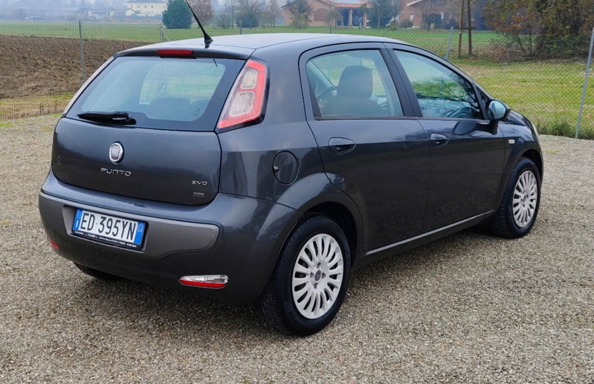 Fiat Punto Evo 1.3 Mjt 90 CV 5 porte Dualogic Emotion (12)