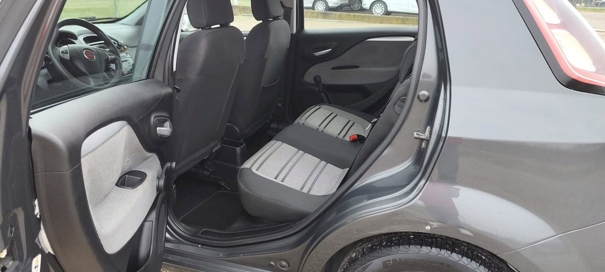 Fiat Punto Evo 1.3 Mjt 90 CV 5 porte Dualogic Emotion (16)