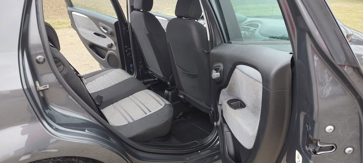 Fiat Punto Evo 1.3 Mjt 90 CV 5 porte Dualogic Emotion (17)