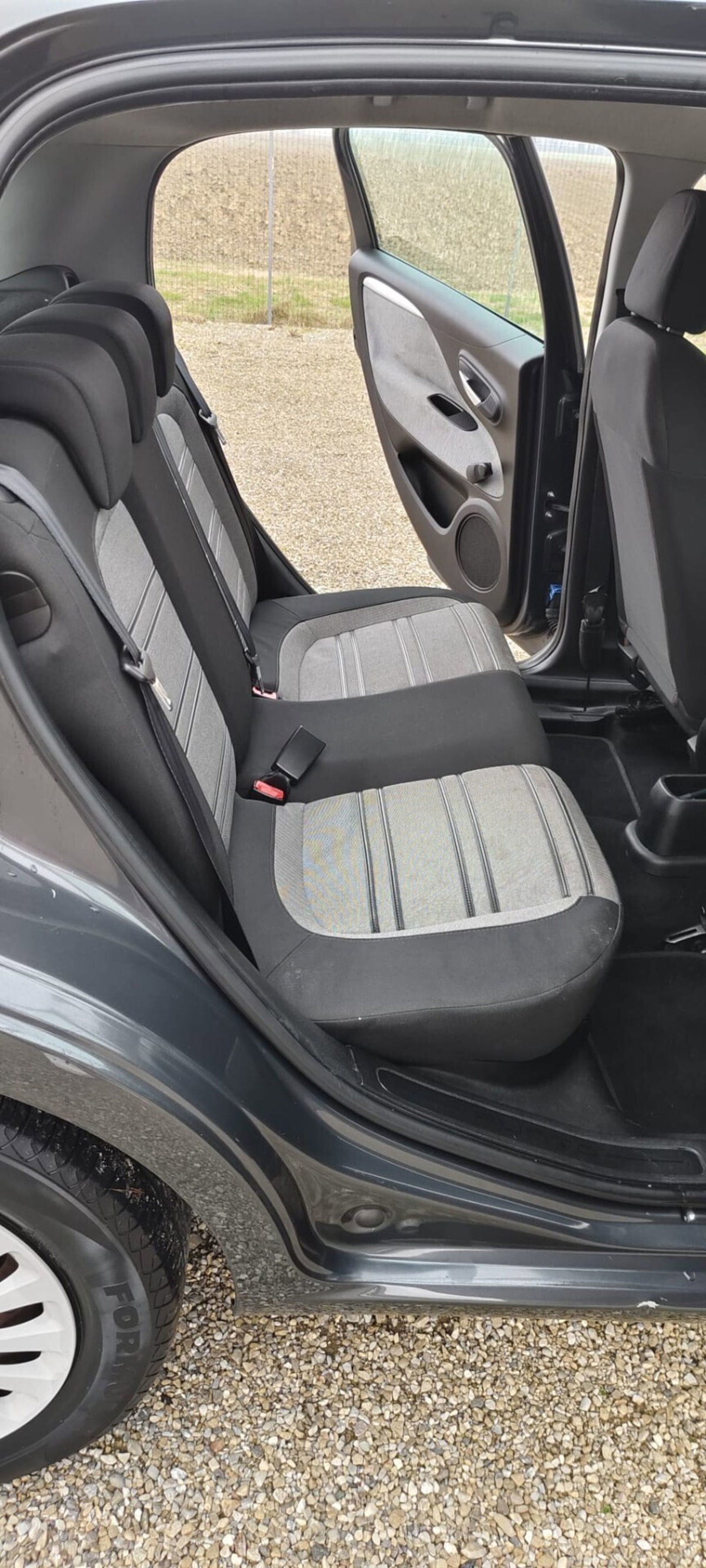 Fiat Punto Evo 1.3 Mjt 90 CV 5 porte Dualogic Emotion (18)