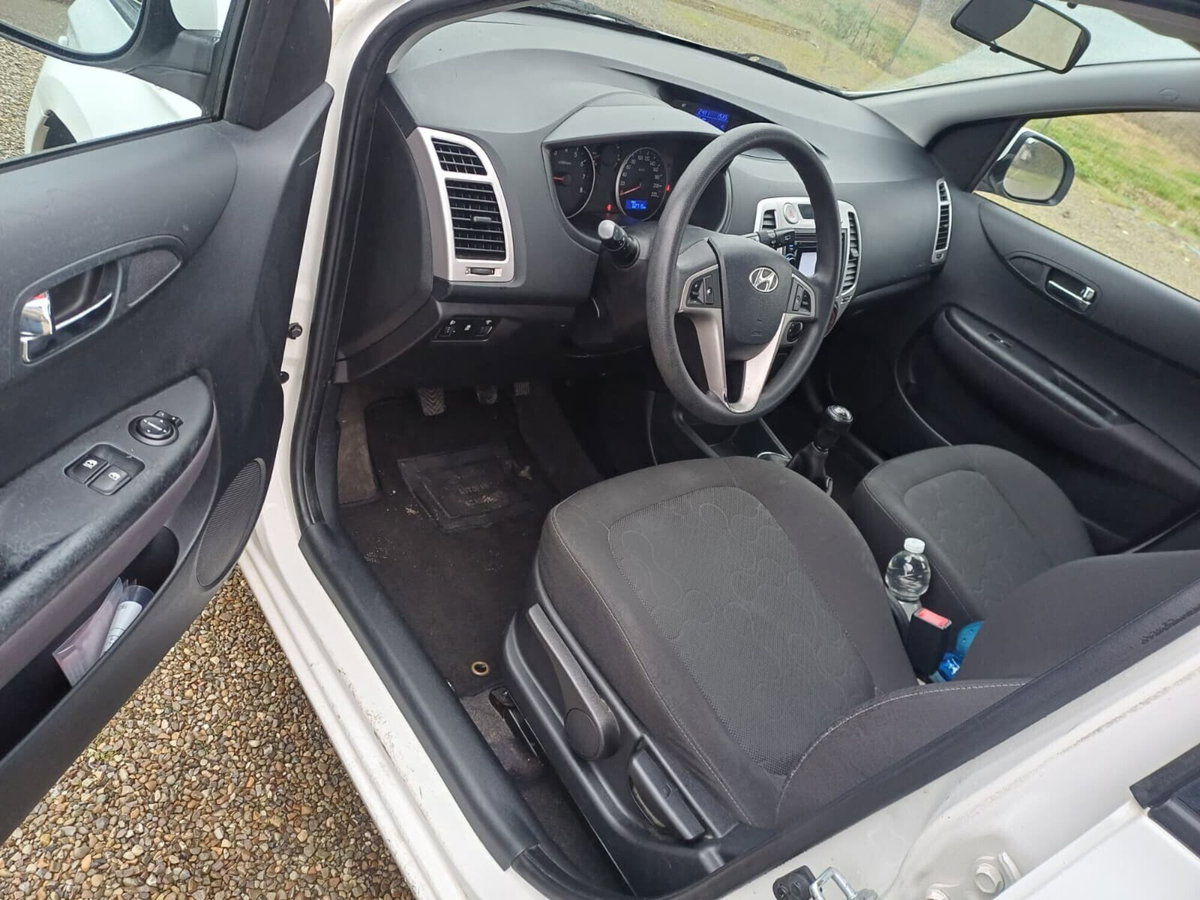 Hyundai i20 1.2 5p. Sound Edition (11)