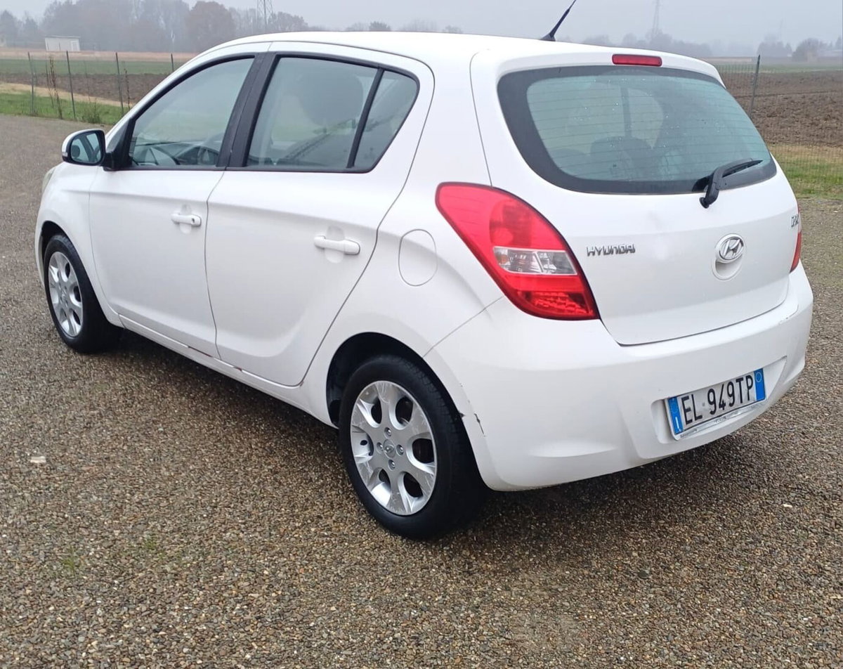 Hyundai i20 1.2 5p. Sound Edition (4)
