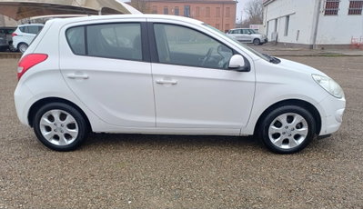 Hyundai i20 1.2 5p. Sound Edition (8)