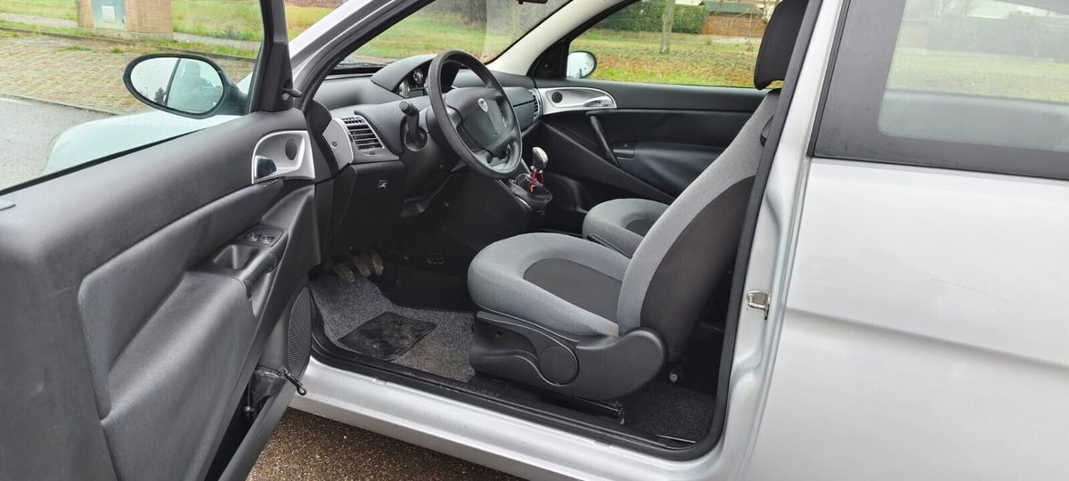 Lancia Ypsilon 1.4 Argento Ecochic GPL (10)