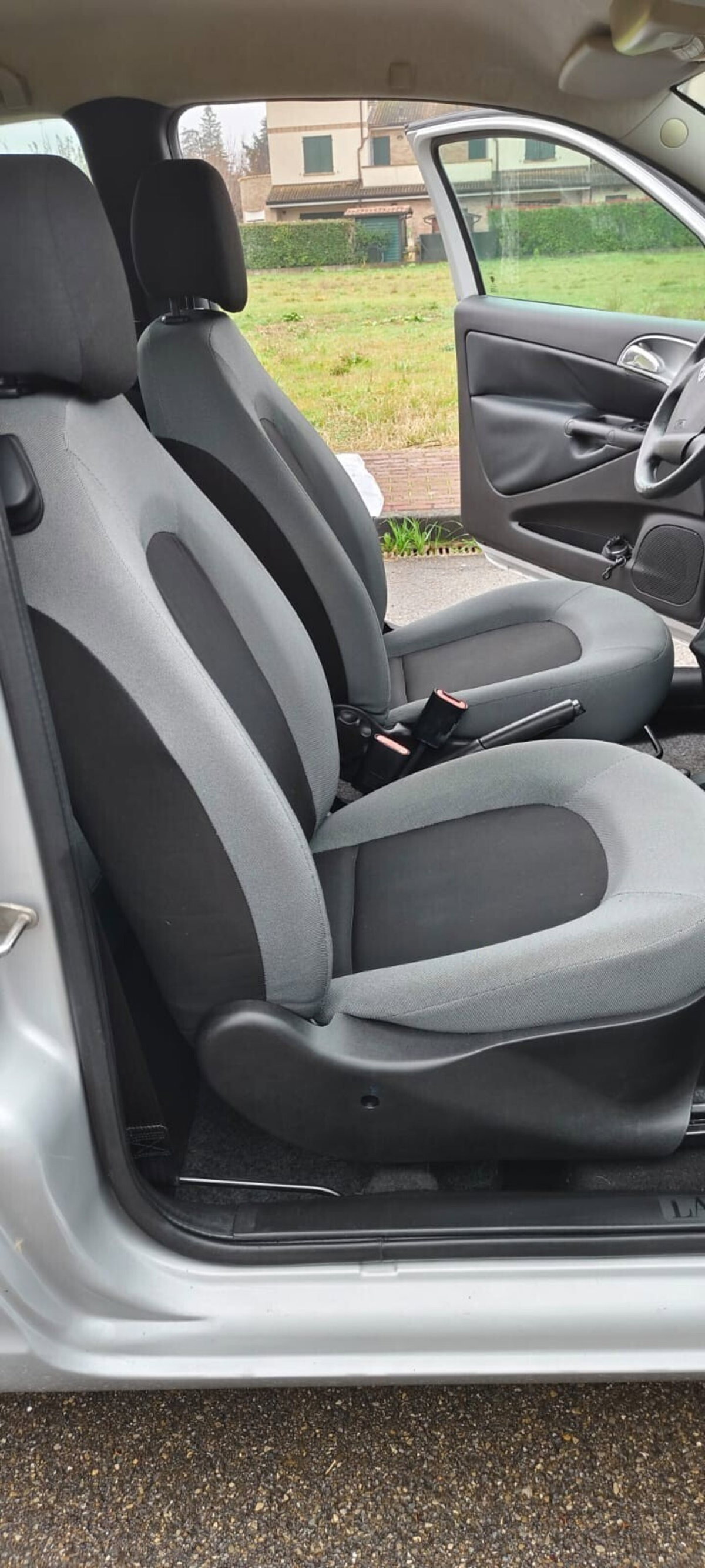 Lancia Ypsilon 1.4 Argento Ecochic GPL (14)