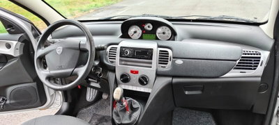 Lancia Ypsilon 1.4 Argento Ecochic GPL (15)