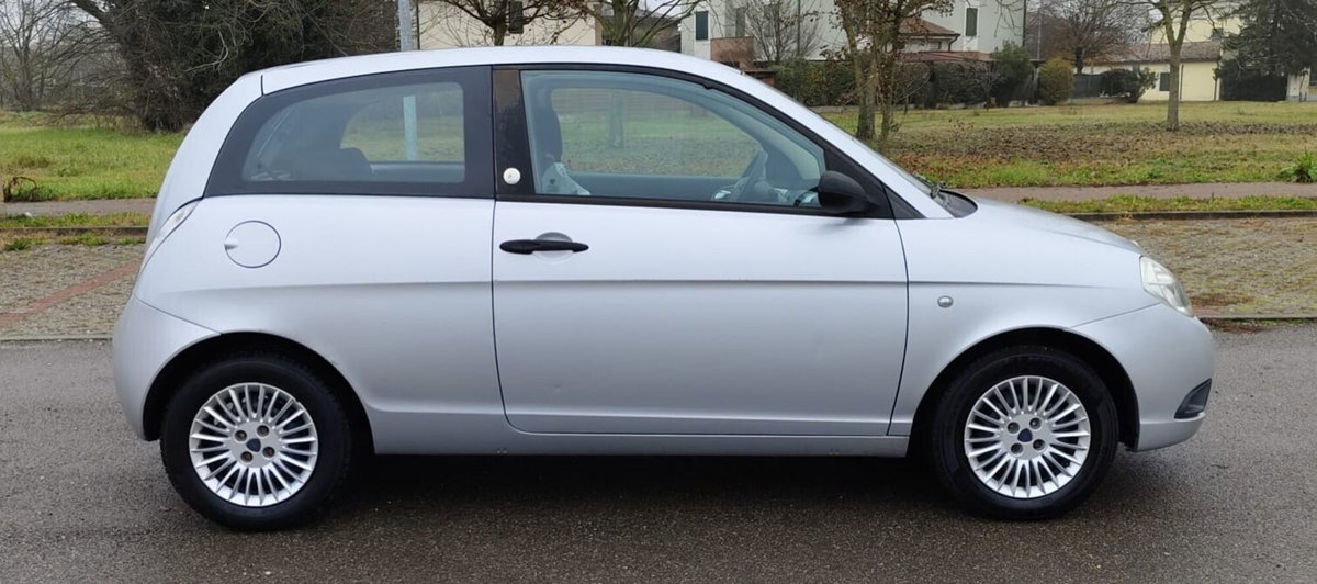 Lancia Ypsilon 1.4 Argento Ecochic GPL (5)