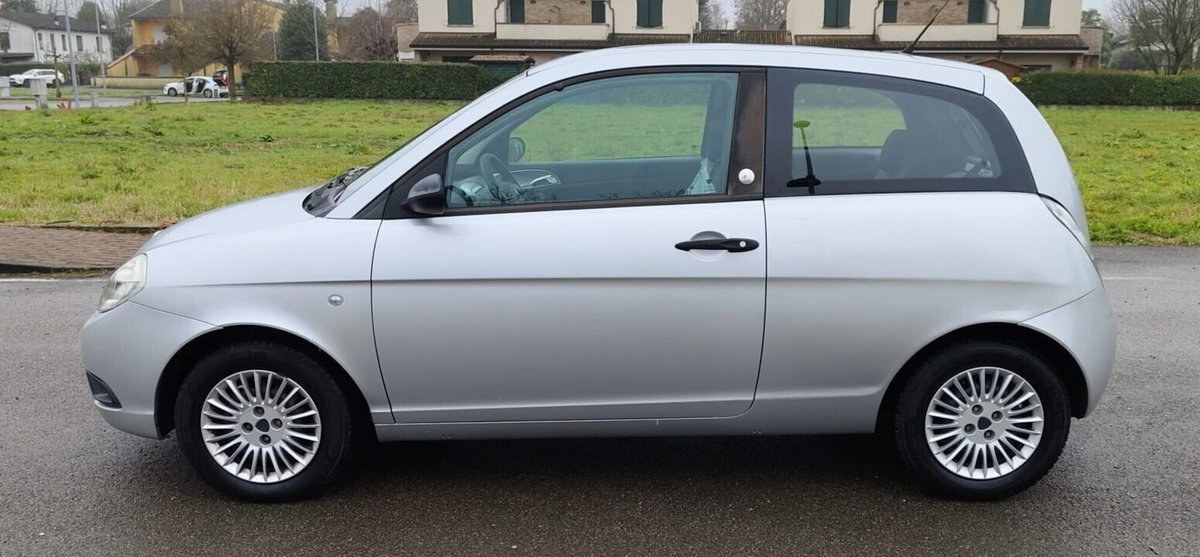 Lancia Ypsilon 1.4 Argento Ecochic GPL (7)