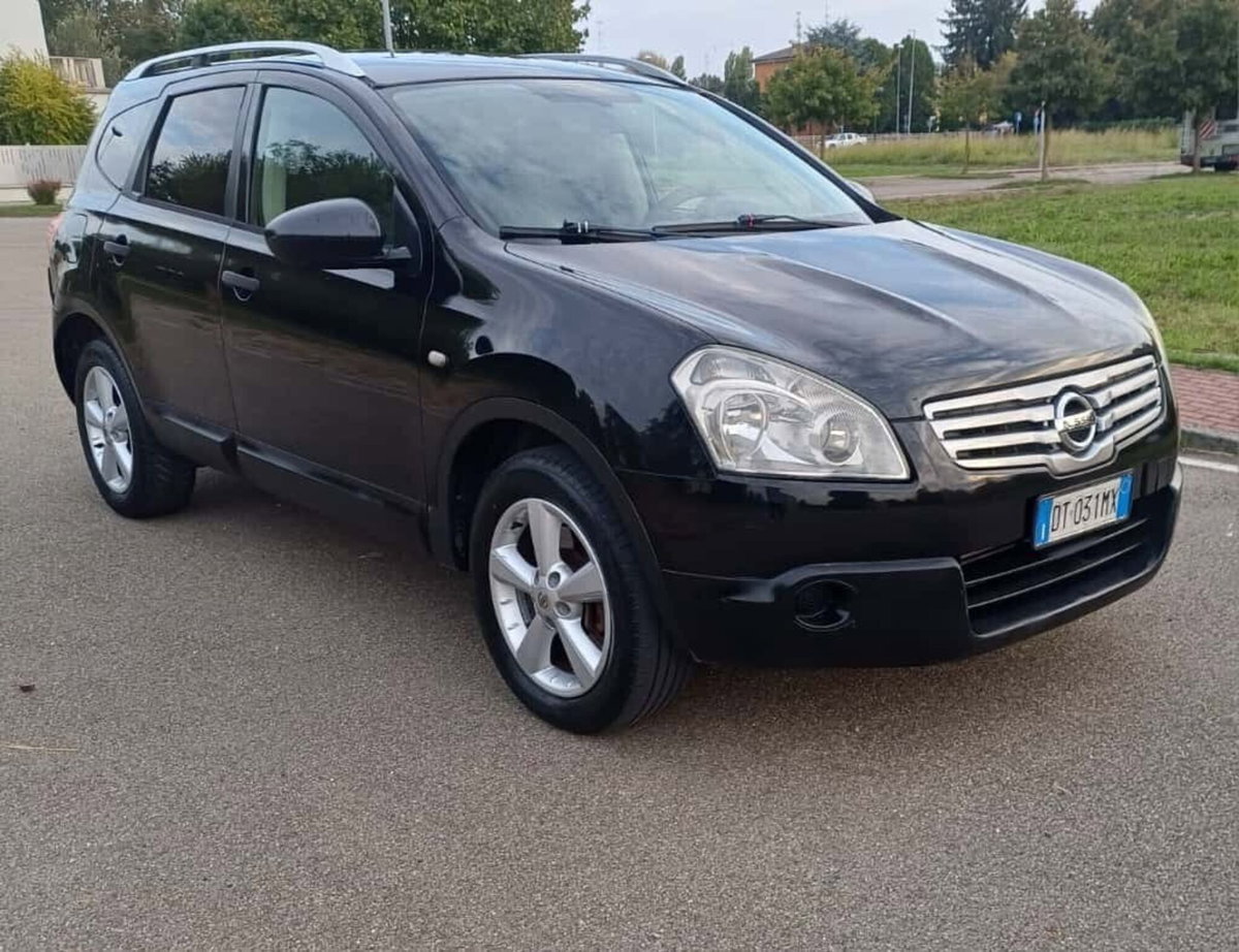 Nissan Qashqai 2.0 dCi DPF Tekna (2)
