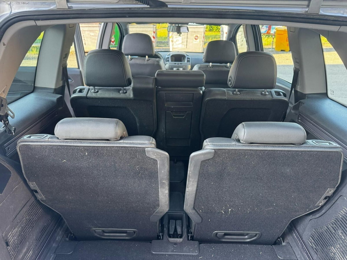 Opel Zafira 1.9 CDTI 120CV Cosmo (10)
