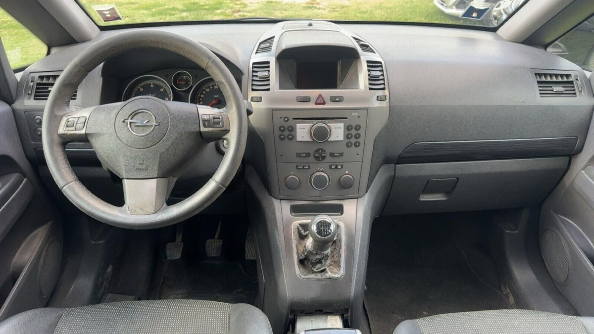 Opel Zafira 1.9 CDTI 120CV Cosmo (16)