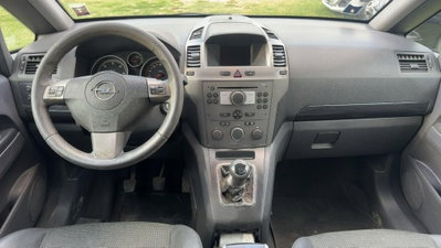 Opel Zafira 1.9 CDTI 120CV Cosmo (16)