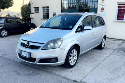 Opel Zafira 1.9 CDTI 120CV Cosmo (2)