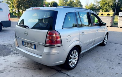 Opel Zafira 1.9 CDTI 120CV Cosmo (4)