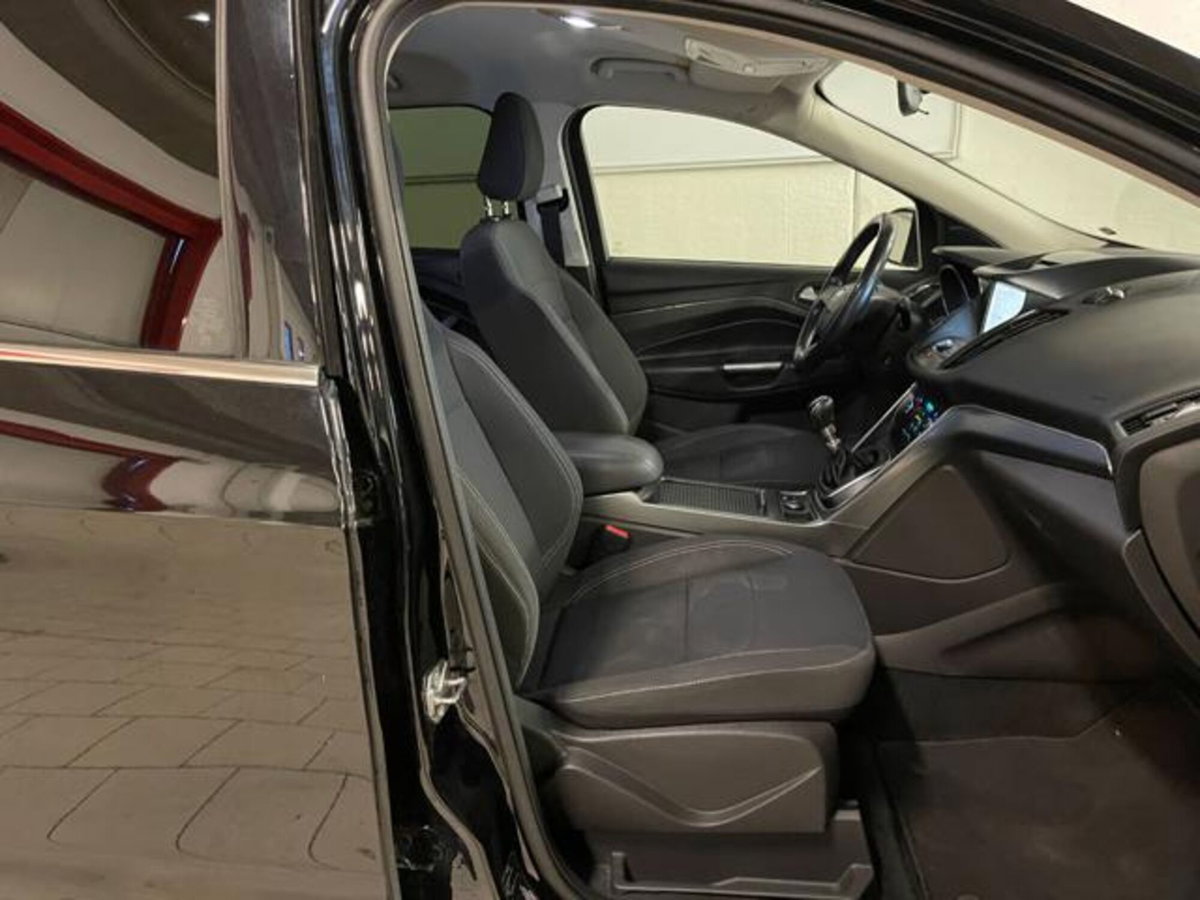 Ford Kuga 1.5 EcoBoost 120 CV 2WD (13)