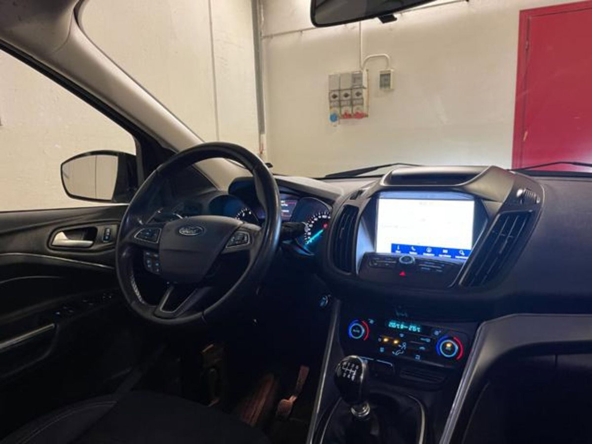 Ford Kuga 1.5 EcoBoost 120 CV 2WD (14)