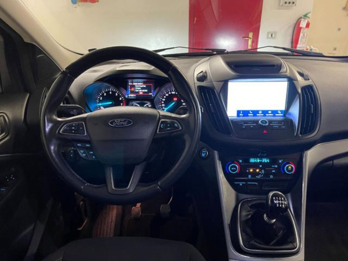 Ford Kuga 1.5 EcoBoost 120 CV 2WD (15)
