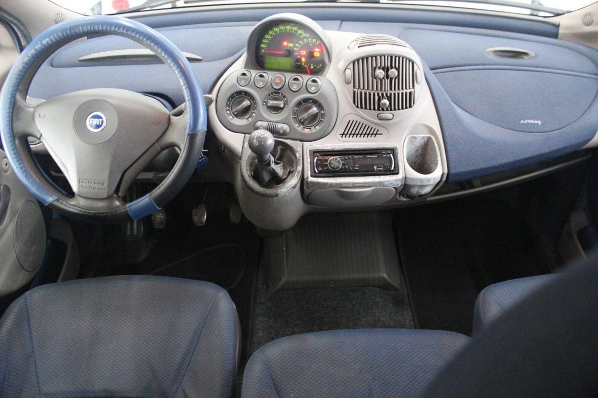 Fiat Multipla 1.9 MJT Active (7)