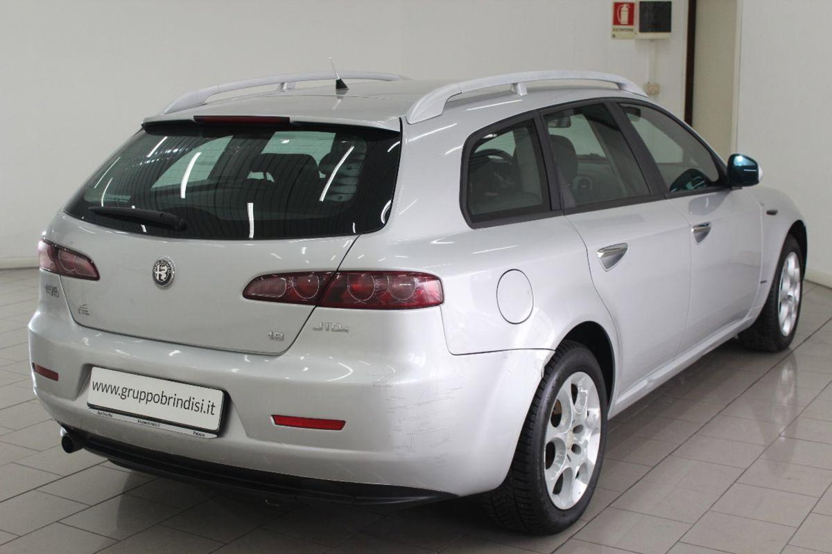 Alfa Romeo 159 SportWagon 1.9 JTDm 16V Sportwagon Progression (4)