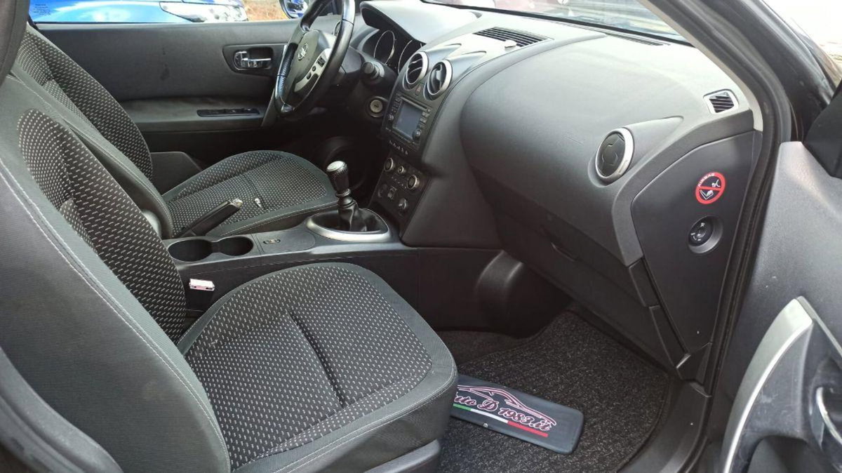 Nissan Qashqai 1.5 dCi N-Connecta (5)