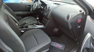 Nissan Qashqai 1.5 dCi N-Connecta (5)