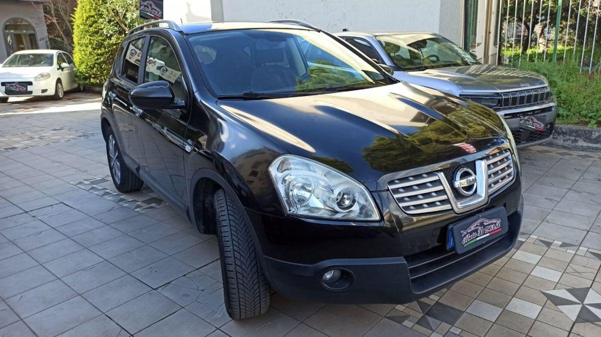 Nissan Qashqai 1.5 dCi N-Connecta (2)