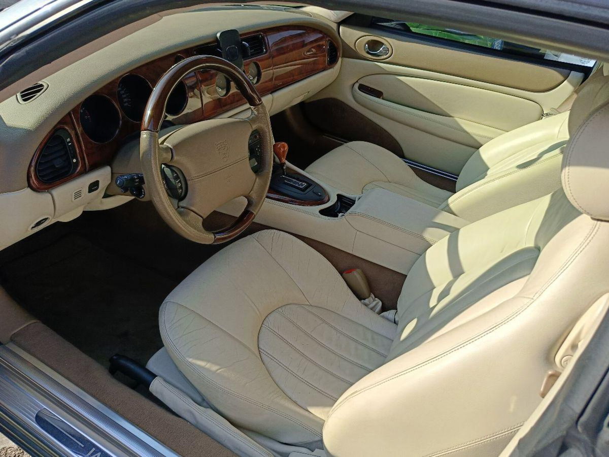 Jaguar XK8 4.2 Coupé (10)