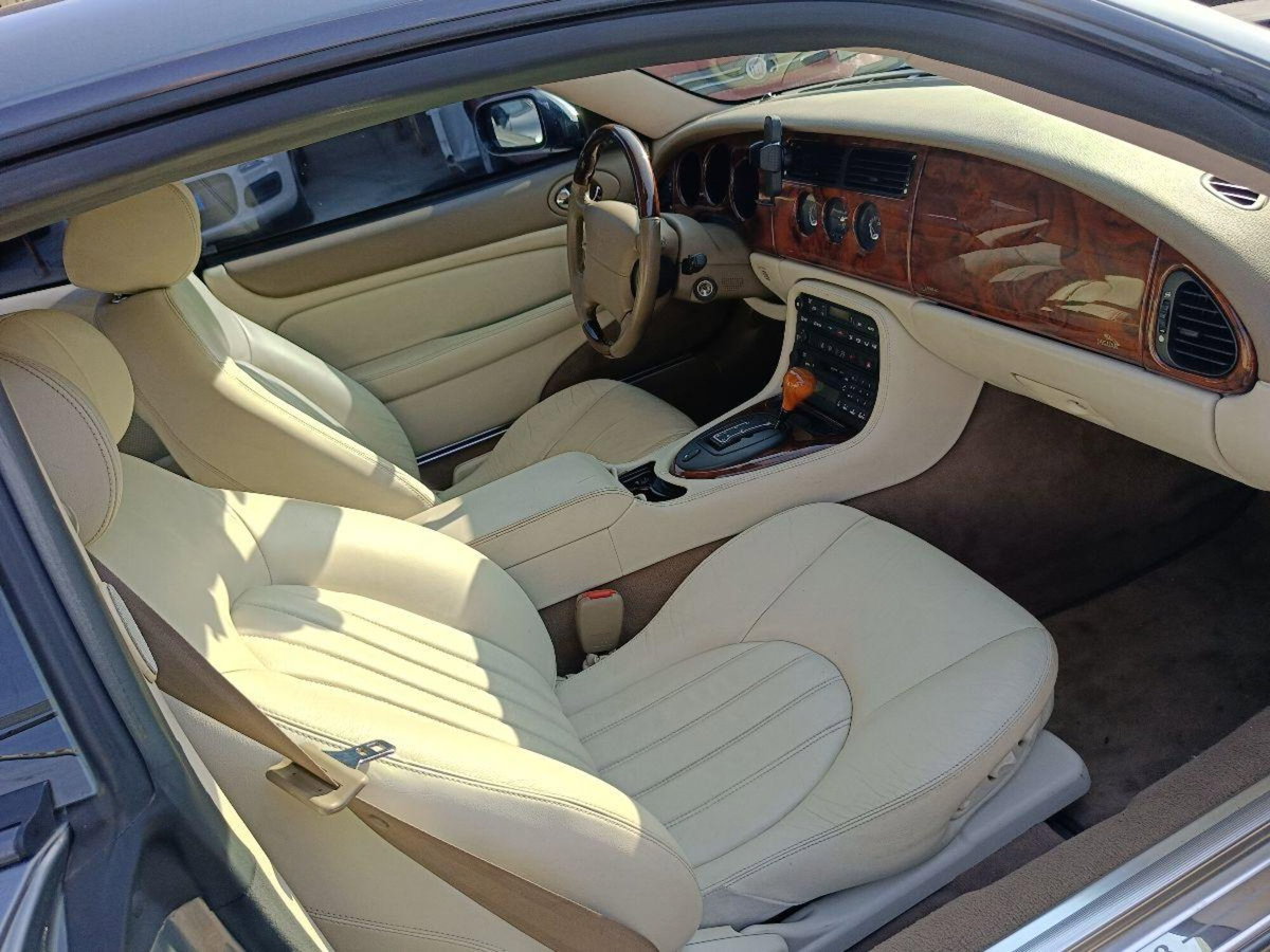 Jaguar XK8 4.2 Coupé (11)