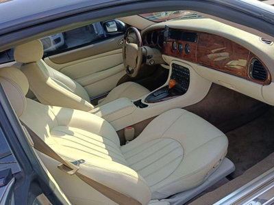 Jaguar XK8 4.2 Coupé (11)