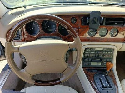 Jaguar XK8 4.2 Coupé (12)