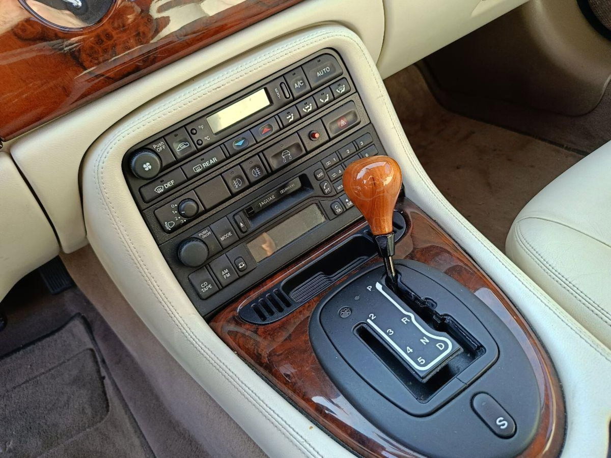 Jaguar XK8 4.2 Coupé (14)