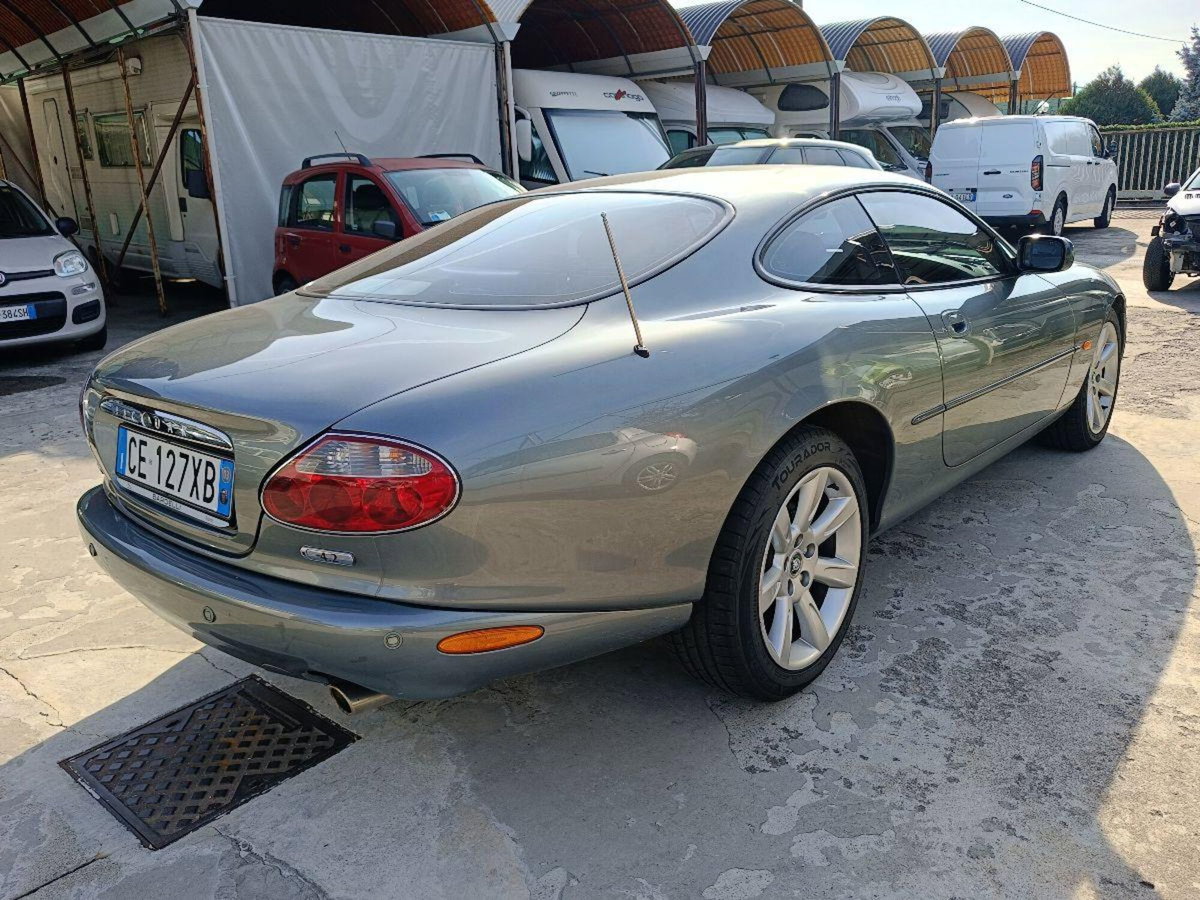 Jaguar XK8 4.2 Coupé (3)