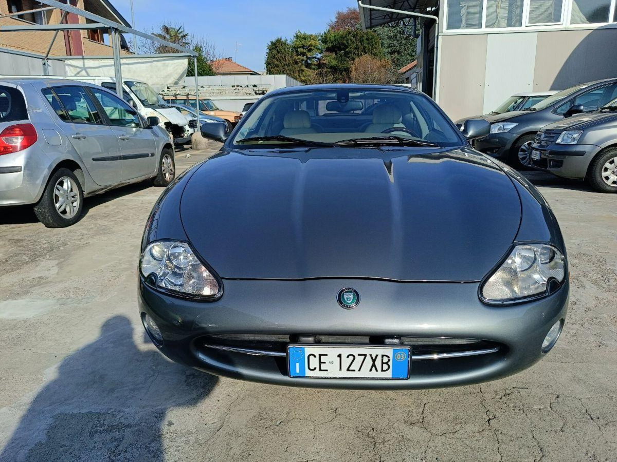 Jaguar XK8 4.2 Coupé (5)