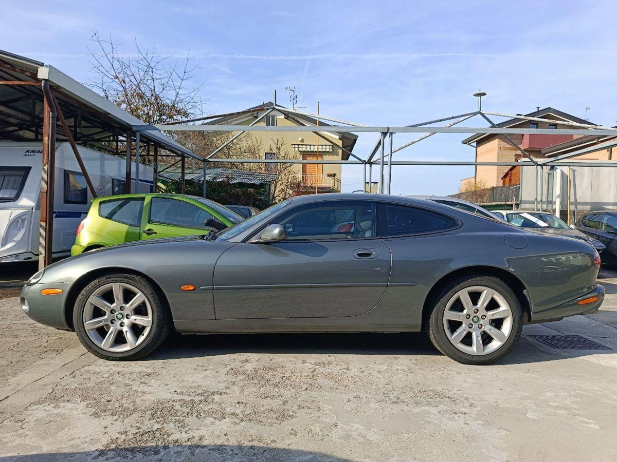 Jaguar XK8 4.2 Coupé (7)