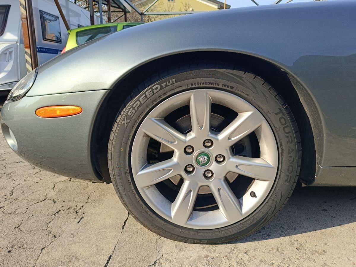 Jaguar XK8 4.2 Coupé (8)