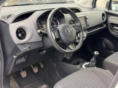Toyota Yaris 1.0 5 porte Active (13)