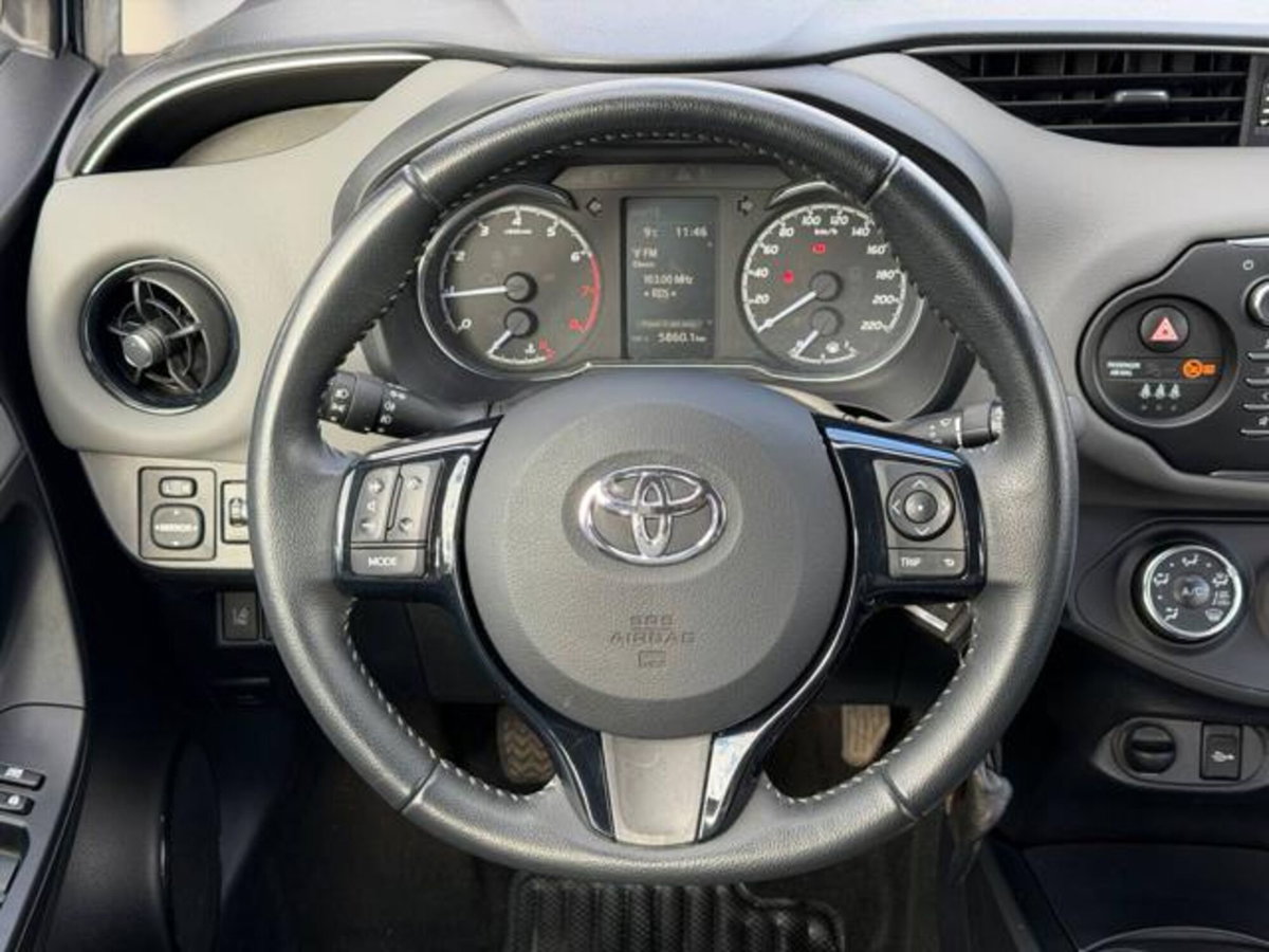 Toyota Yaris 1.0 5 porte Active (15)