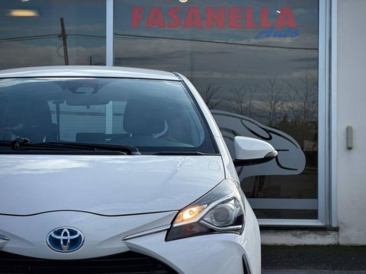 Toyota Yaris 1.0 5 porte Active (4)