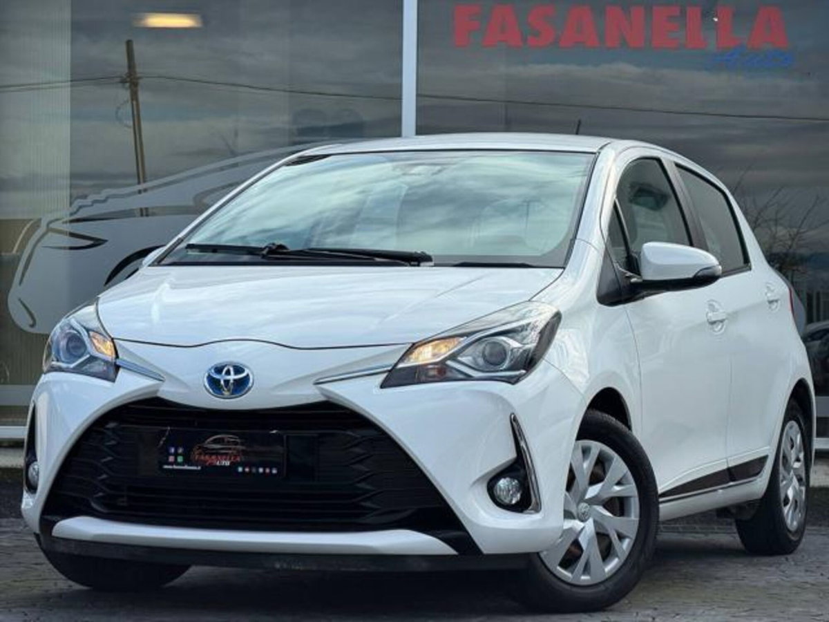 Toyota Yaris 1.0 5 porte Active (5)