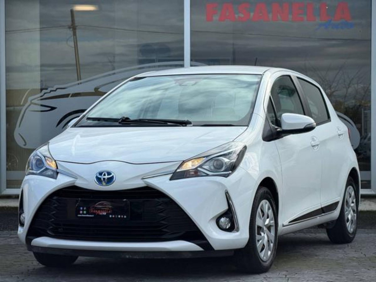 Toyota Yaris 1.0 5 porte Active (6)