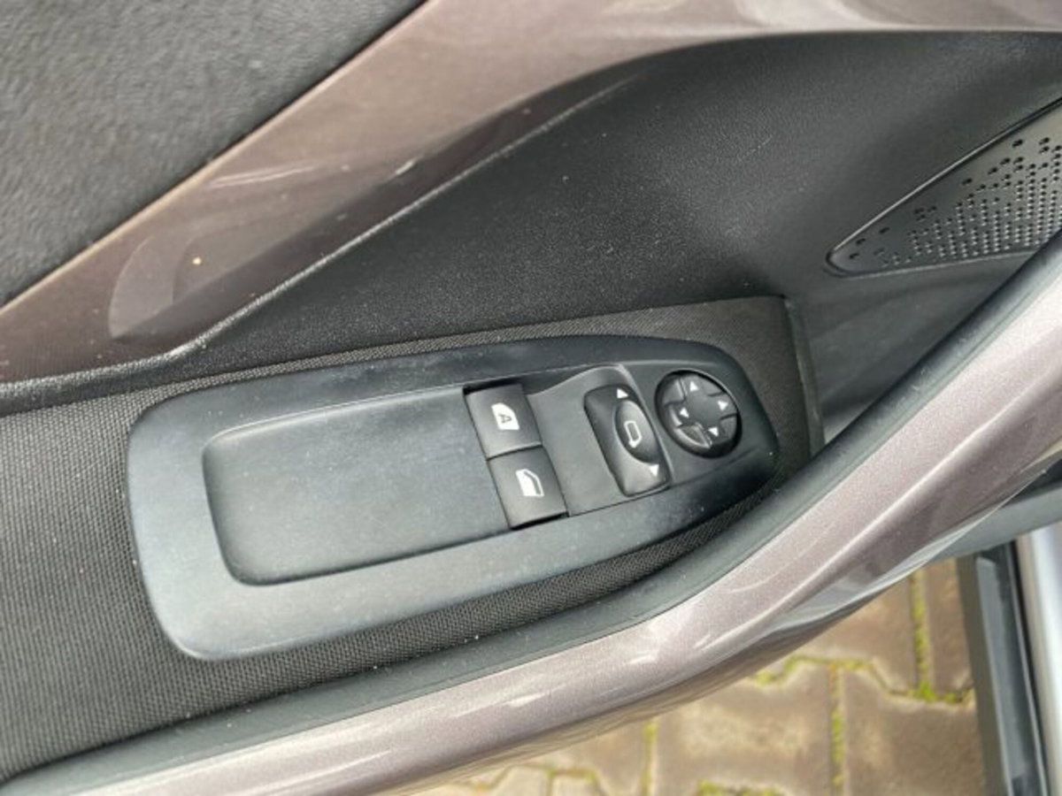 Peugeot 2008 100 Allure (15)