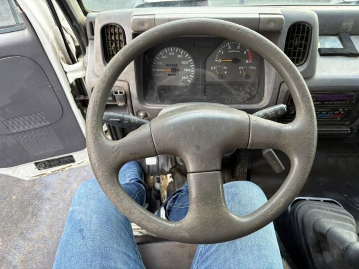 Nissan Cabstar 120.35 3.0 Tdi PC-RG Cabinato SE (12)