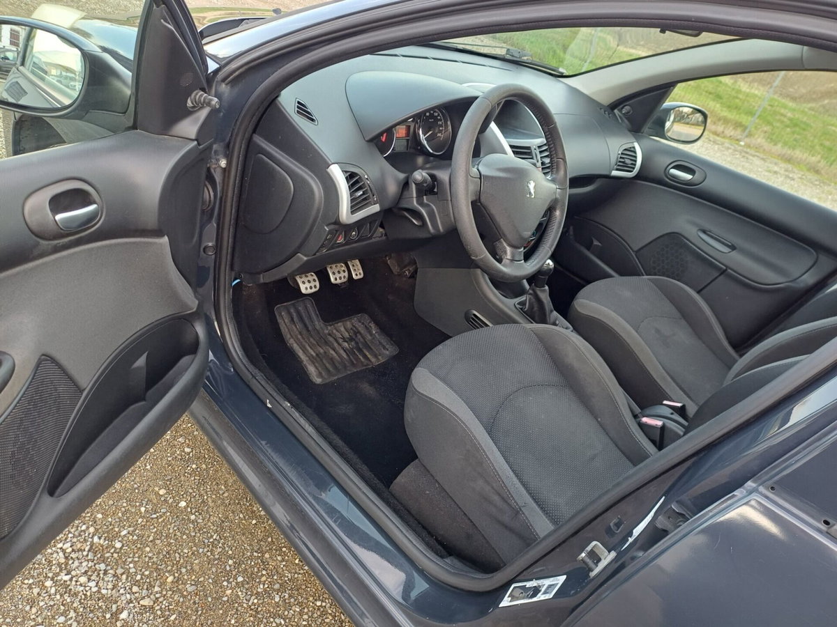 Peugeot 206 60CV 5p. Generation ECO GPL (13)