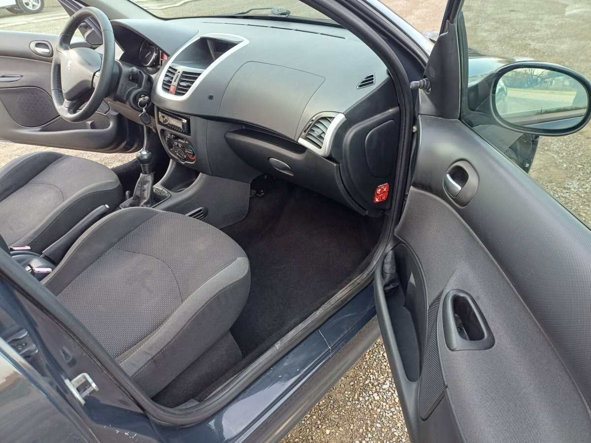 Peugeot 206 60CV 5p. Generation ECO GPL (14)
