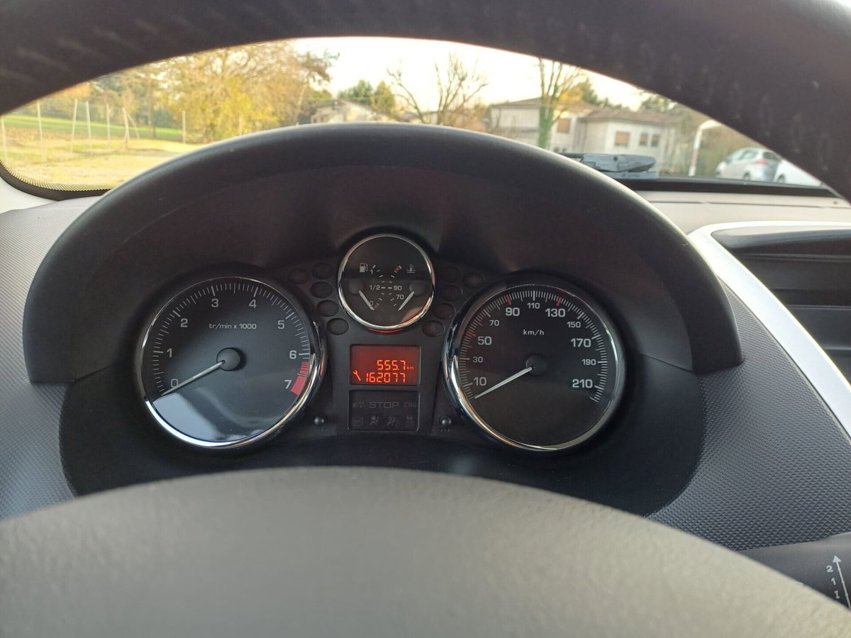 Peugeot 206 60CV 5p. Generation ECO GPL (17)