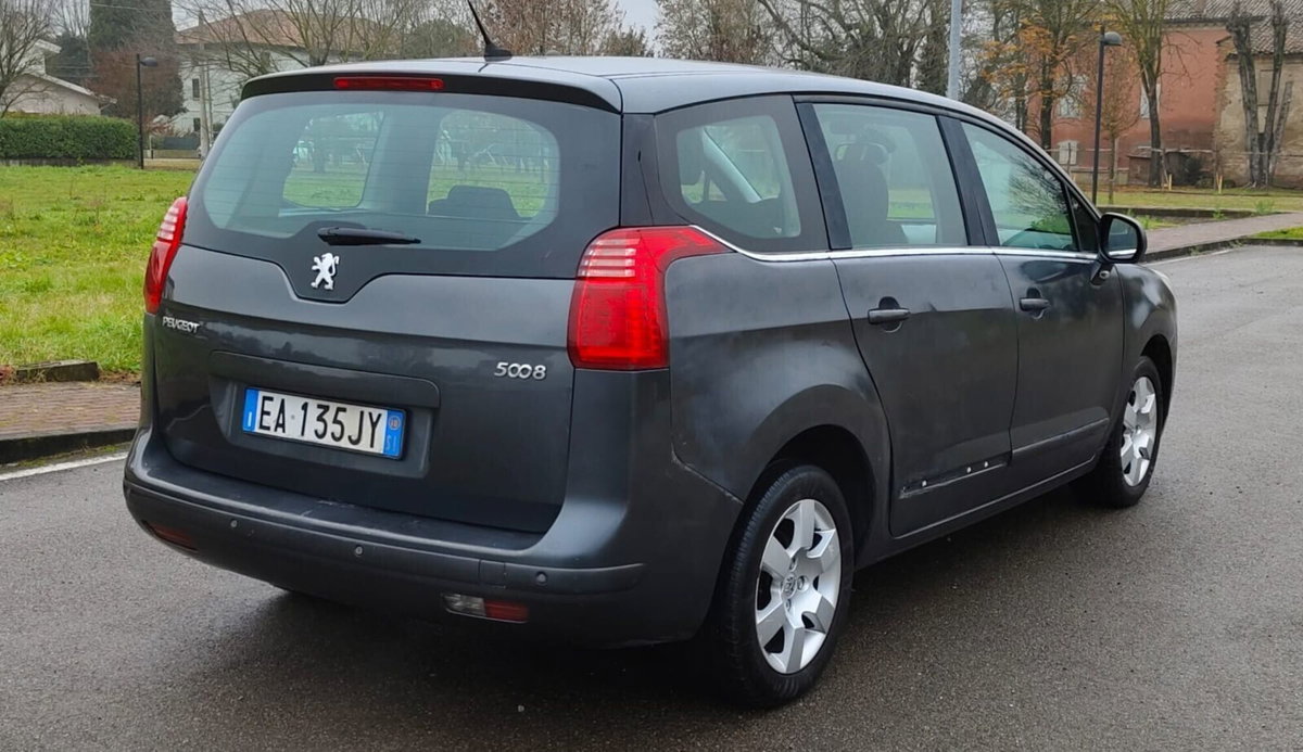 Peugeot 5008 1.6 HDi 112CV Business