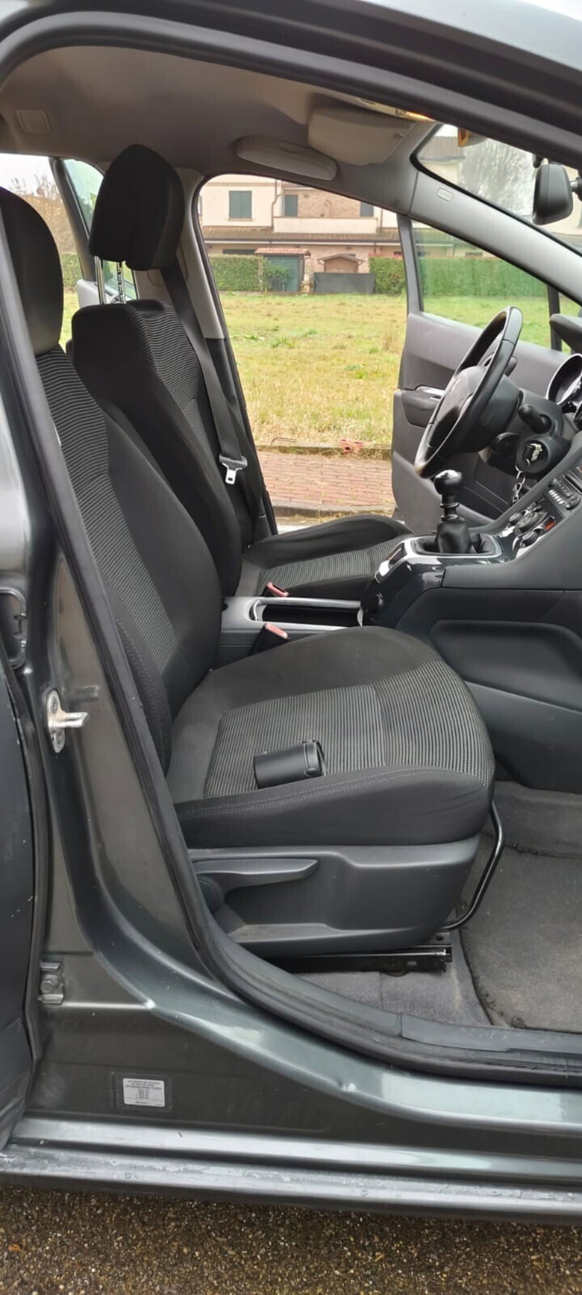 Peugeot 5008 1.6 HDi 112CV Business (11)