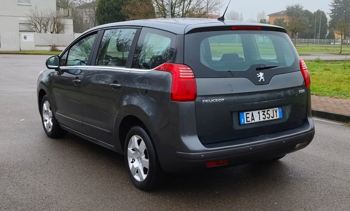 Peugeot 5008 1.6 HDi 112CV Business (13)