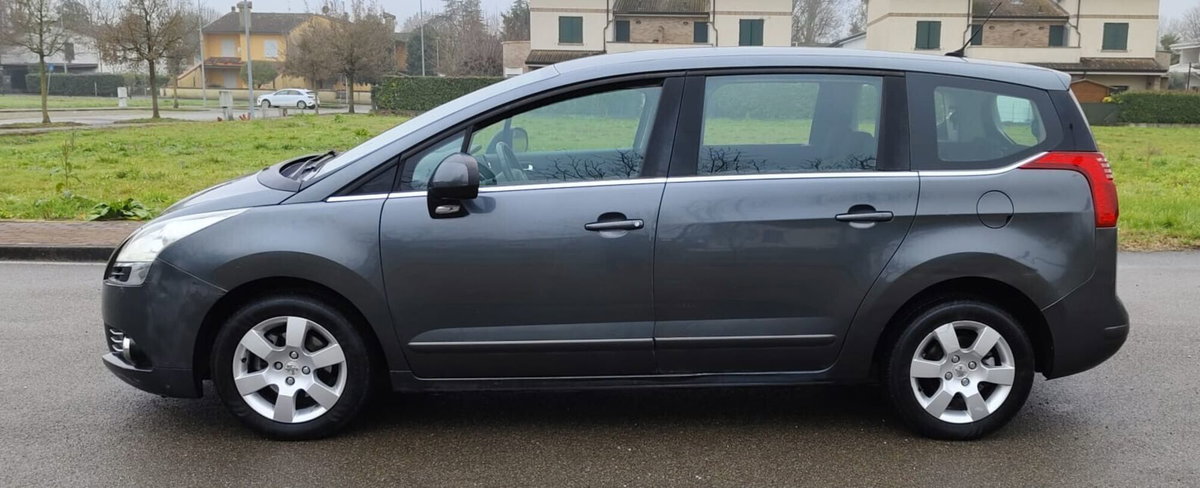 Peugeot 5008 1.6 HDi 112CV Business (14)